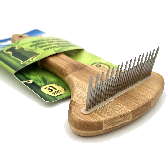 DUVO PLUS Cepillo ergonómico de bambú para desenredar con 31 púas para pelajes gruesos, largos, rizados y duros | Limpia y masajea | Perros y gatos
